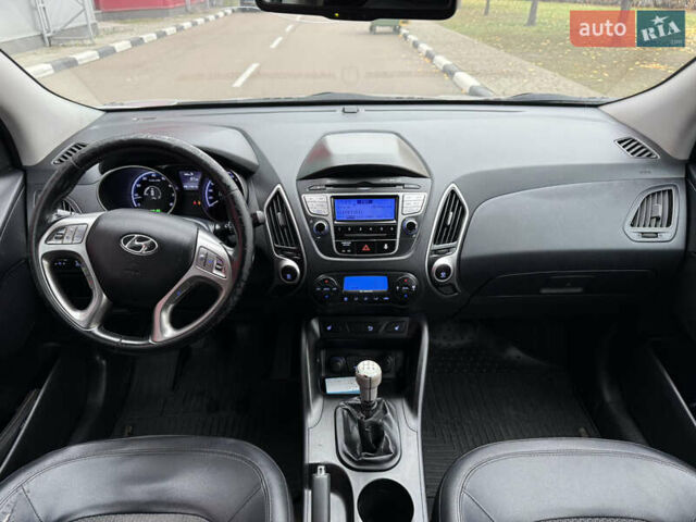 Серый Хендай их35, объемом двигателя 2 л и пробегом 175 тыс. км за 7350 $, фото 22 на Automoto.ua