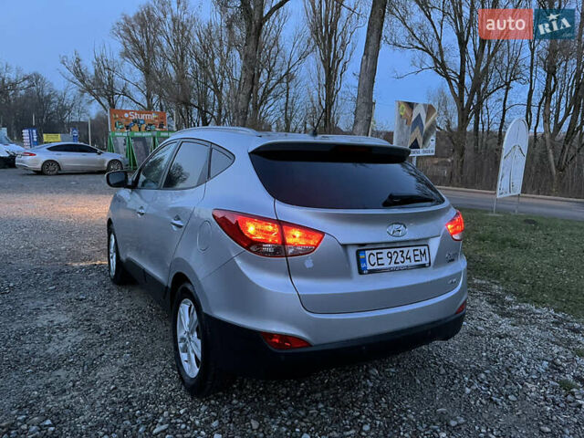 Серый Хендай их35, объемом двигателя 2 л и пробегом 228 тыс. км за 10450 $, фото 9 на Automoto.ua