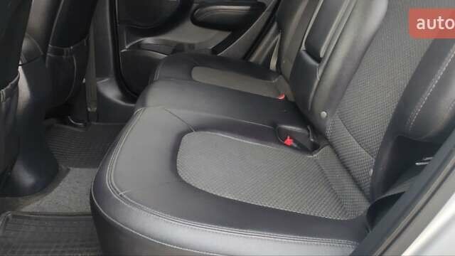 Серый Хендай их35, объемом двигателя 2 л и пробегом 151 тыс. км за 11450 $, фото 34 на Automoto.ua