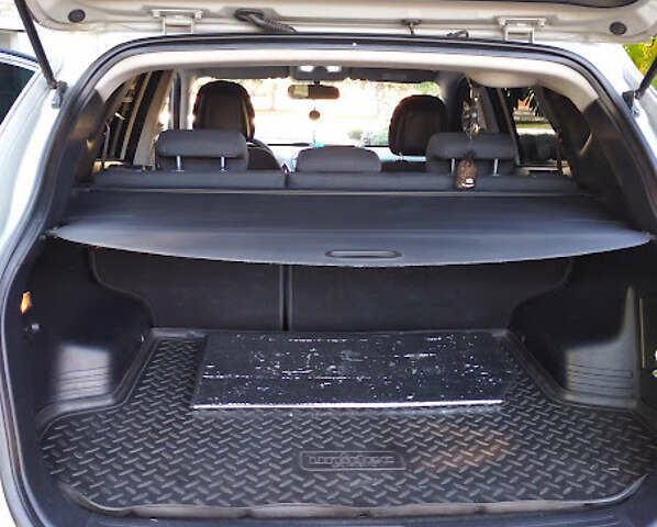 Серый Хендай их35, объемом двигателя 2 л и пробегом 170 тыс. км за 11500 $, фото 6 на Automoto.ua