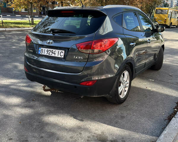 Сірий Хендай іх35, об'ємом двигуна 2 л та пробігом 279 тис. км за 8300 $, фото 2 на Automoto.ua