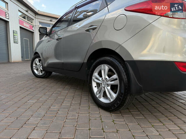 Хендай их35 2010 в Кривом Роге на Automoto.ua Серый Хендай их35, объемом двигателя 2 л и пробегом 220 тыс. км за 11800 $, фото 9 на Automoto.ua