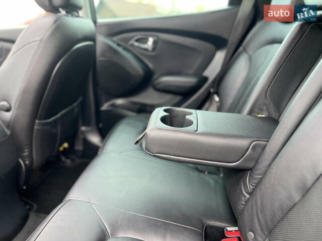 Серый Хендай их35, объемом двигателя 2 л и пробегом 262 тыс. км за 12150 $, фото 68 на Automoto.ua