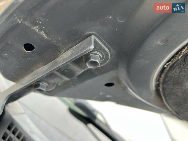 Серый Хендай их35, объемом двигателя 2 л и пробегом 262 тыс. км за 12150 $, фото 93 на Automoto.ua