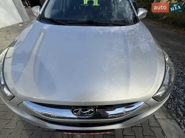 Серый Хендай их35, объемом двигателя 2 л и пробегом 260 тыс. км за 9800 $, фото 30 на Automoto.ua