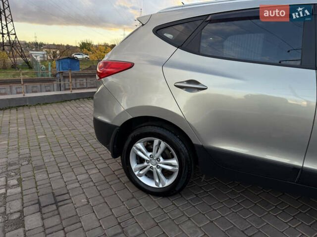 Хендай их35 2010 в Кривом Роге на Automoto.ua Серый Хендай их35, объемом двигателя 2 л и пробегом 220 тыс. км за 11800 $, фото 13 на Automoto.ua