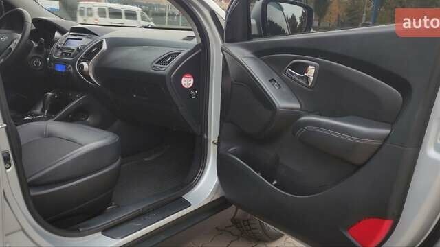 Серый Хендай их35, объемом двигателя 2 л и пробегом 151 тыс. км за 11450 $, фото 37 на Automoto.ua