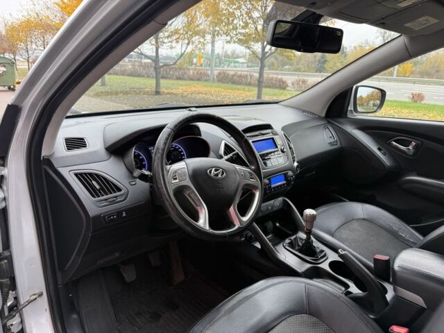 Хендай их35 2010 в Киеве на Automoto.ua Серый Хендай их35, объемом двигателя 2 л и пробегом 175 тыс. км за 7500 $, фото 5 на Automoto.ua