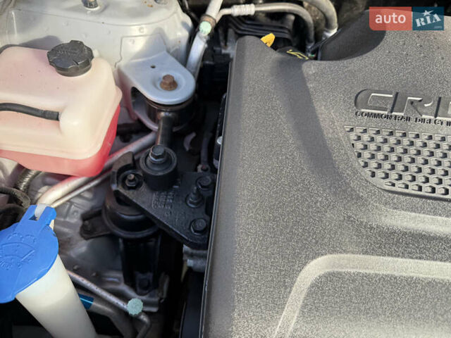 Серый Хендай их35, объемом двигателя 2 л и пробегом 260 тыс. км за 9800 $, фото 32 на Automoto.ua