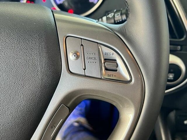 Серый Хендай их35, объемом двигателя 2 л и пробегом 163 тыс. км за 10800 $, фото 12 на Automoto.ua