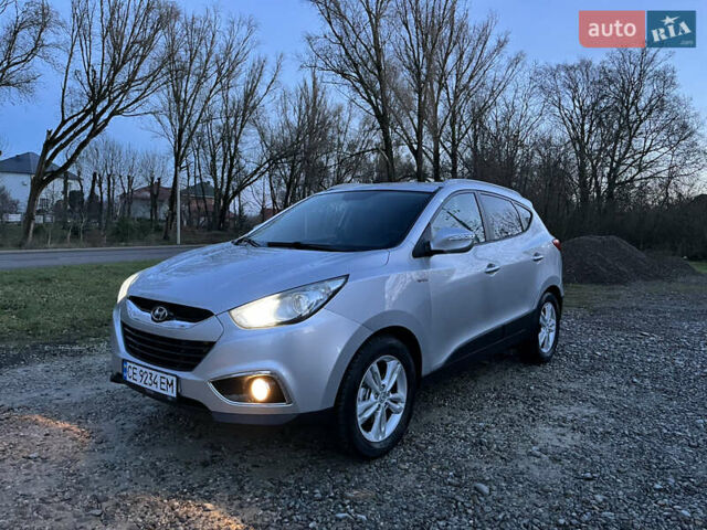 Серый Хендай их35, объемом двигателя 2 л и пробегом 228 тыс. км за 10450 $, фото 3 на Automoto.ua