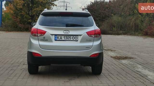 Серый Хендай их35, объемом двигателя 2 л и пробегом 151 тыс. км за 11450 $, фото 8 на Automoto.ua