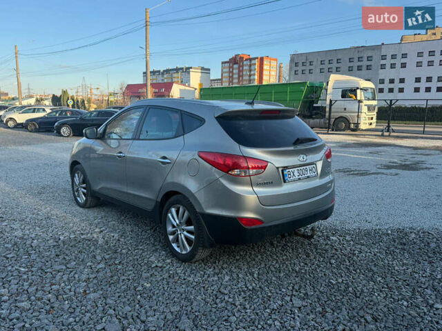 Серый Хендай их35, объемом двигателя 2 л и пробегом 180 тыс. км за 11200 $, фото 7 на Automoto.ua