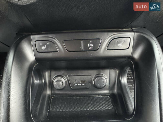 Серый Хендай их35, объемом двигателя 2 л и пробегом 205 тыс. км за 9999 $, фото 53 на Automoto.ua