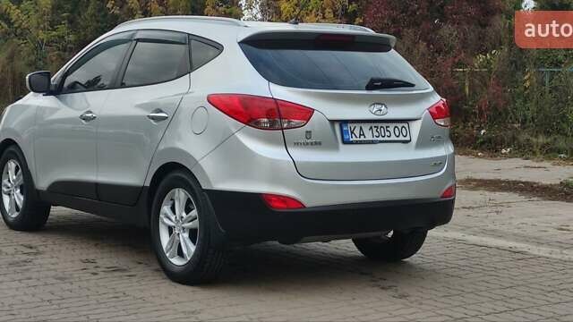 Серый Хендай их35, объемом двигателя 2 л и пробегом 151 тыс. км за 11450 $, фото 10 на Automoto.ua