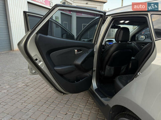 Хендай их35 2010 в Кривом Роге на Automoto.ua Серый Хендай их35, объемом двигателя 2 л и пробегом 220 тыс. км за 11800 $, фото 32 на Automoto.ua