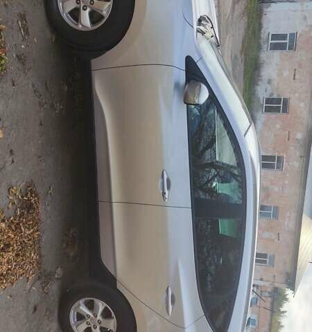 Хендай их35 2010 в Ровно на Automoto.ua Серый Хендай их35, объемом двигателя 1.69 л и пробегом 220 тыс. км за 10300 $, фото 3 на Automoto.ua