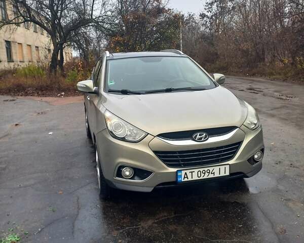 Серый Хендай их35, объемом двигателя 2 л и пробегом 244 тыс. км за 10950 $, фото 15 на Automoto.ua