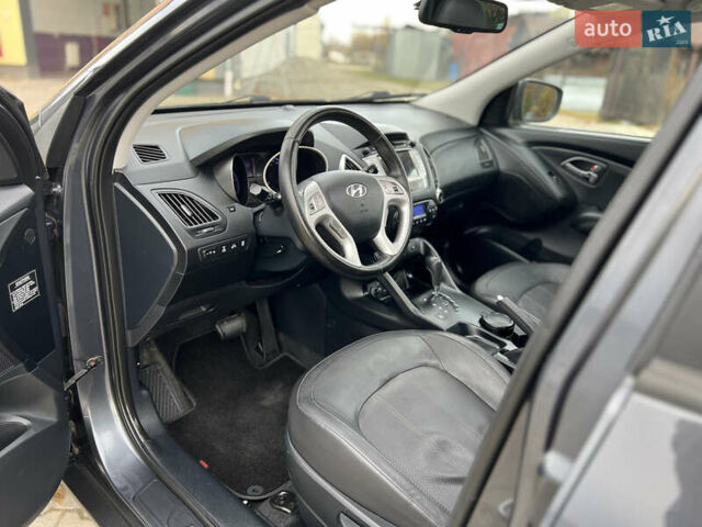 Серый Хендай их35, объемом двигателя 2 л и пробегом 262 тыс. км за 12150 $, фото 54 на Automoto.ua