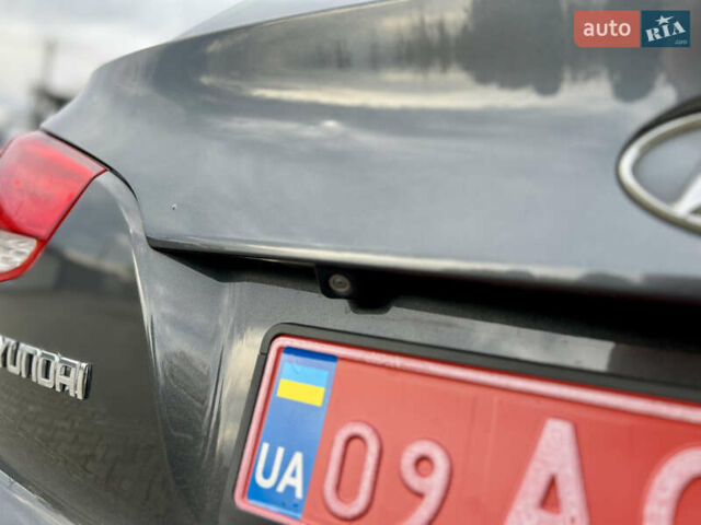Серый Хендай их35, объемом двигателя 2 л и пробегом 262 тыс. км за 12150 $, фото 27 на Automoto.ua
