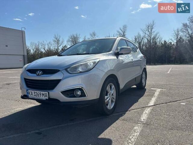 Серый Хендай их35, объемом двигателя 2 л и пробегом 249 тыс. км за 11200 $, фото 21 на Automoto.ua