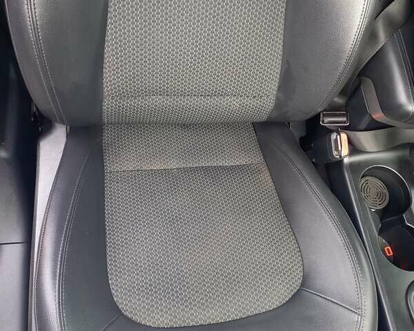 Серый Хендай их35, объемом двигателя 2 л и пробегом 244 тыс. км за 10950 $, фото 20 на Automoto.ua