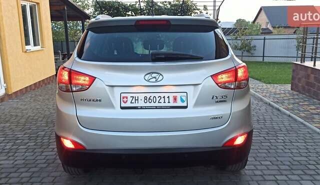 Серый Хендай их35, объемом двигателя 2 л и пробегом 248 тыс. км за 13200 $, фото 15 на Automoto.ua