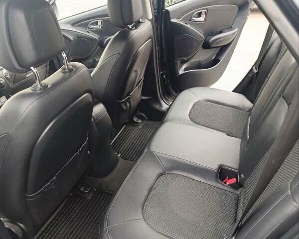 Серый Хендай их35, объемом двигателя 2 л и пробегом 238 тыс. км за 10000 $, фото 14 на Automoto.ua