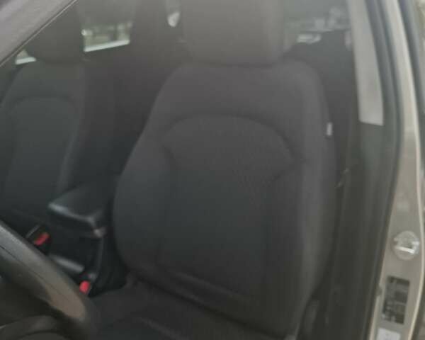 Серый Хендай их35, объемом двигателя 2 л и пробегом 193 тыс. км за 10999 $, фото 13 на Automoto.ua