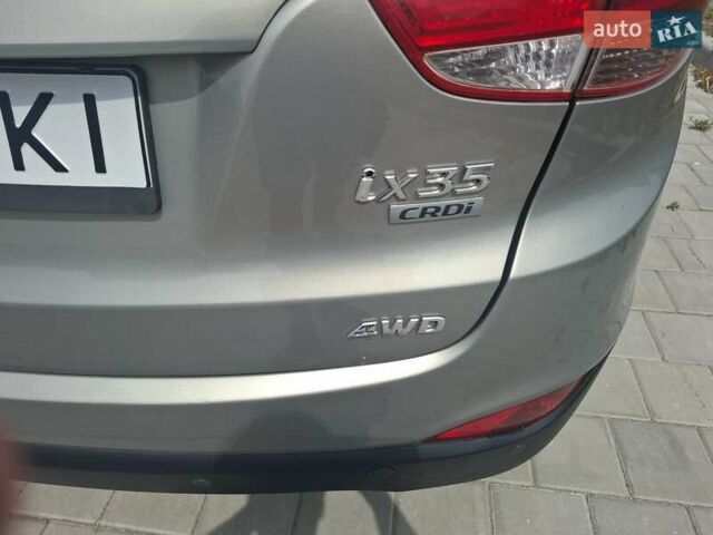 Серый Хендай их35, объемом двигателя 2 л и пробегом 193 тыс. км за 10999 $, фото 20 на Automoto.ua