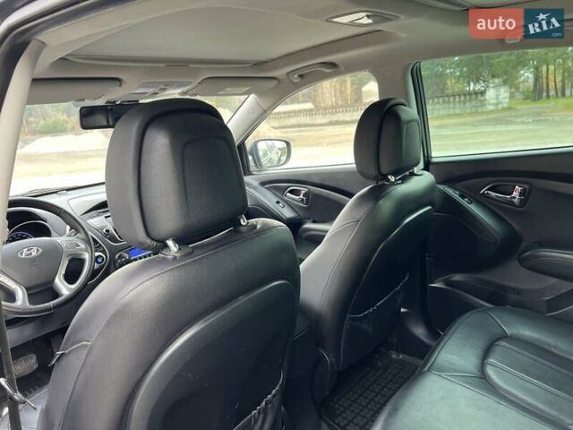Серый Хендай их35, объемом двигателя 2 л и пробегом 200 тыс. км за 12900 $, фото 86 на Automoto.ua