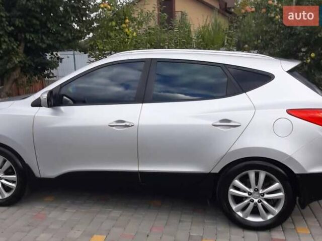 Сірий Хендай іх35, об'ємом двигуна 2 л та пробігом 178 тис. км за 13200 $, фото 2 на Automoto.ua