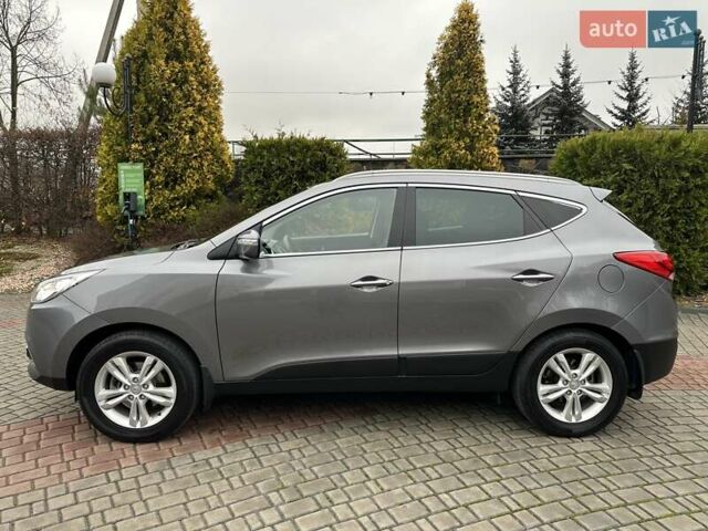 Серый Хендай их35, объемом двигателя 2 л и пробегом 107 тыс. км за 15900 $, фото 4 на Automoto.ua