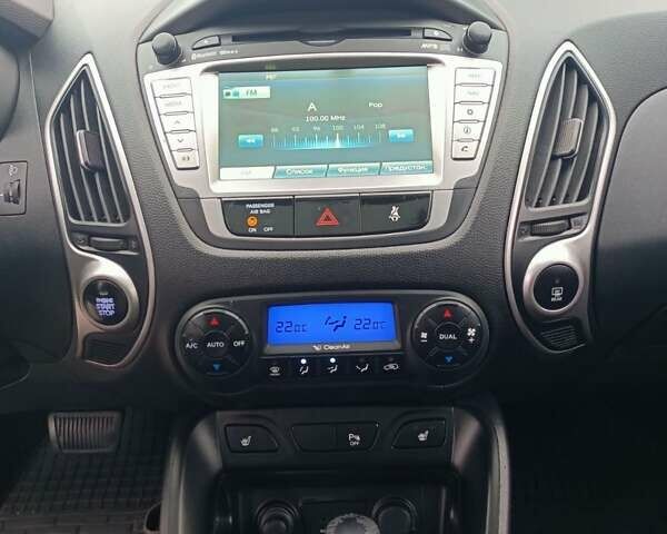 Серый Хендай их35, объемом двигателя 2 л и пробегом 230 тыс. км за 11500 $, фото 31 на Automoto.ua