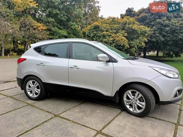 Серый Хендай их35, объемом двигателя 2 л и пробегом 230 тыс. км за 11500 $, фото 17 на Automoto.ua