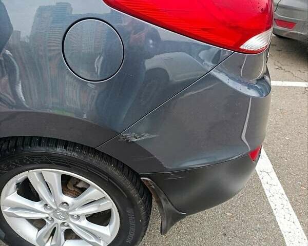 Серый Хендай их35, объемом двигателя 2 л и пробегом 238 тыс. км за 10000 $, фото 13 на Automoto.ua