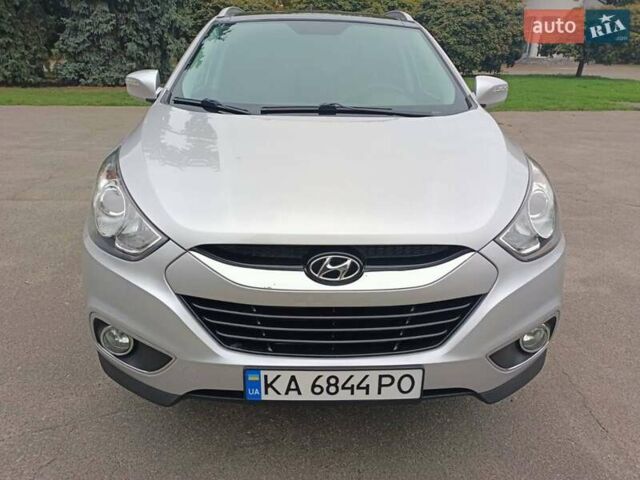 Серый Хендай их35, объемом двигателя 2 л и пробегом 230 тыс. км за 11500 $, фото 12 на Automoto.ua