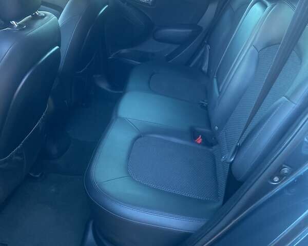 Хендай их35 2011 в Белой Церкве на Automoto.ua Серый Хендай их35, объемом двигателя 2 л и пробегом 196 тыс. км за 14650 $, фото 10 на Automoto.ua