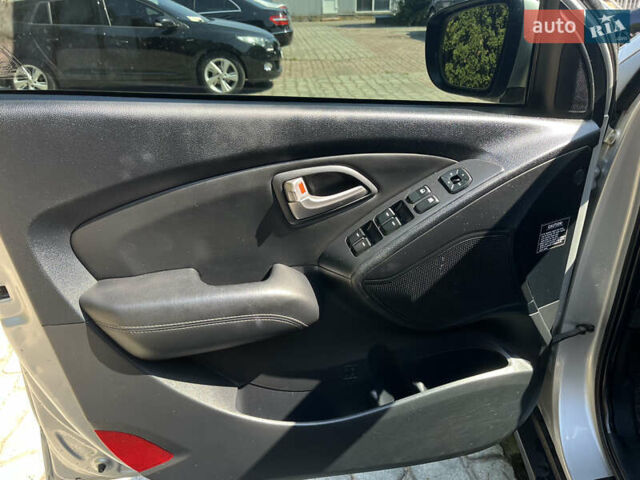 Сірий Хендай іх35, об'ємом двигуна 2 л та пробігом 307 тис. км за 11000 $, фото 9 на Automoto.ua