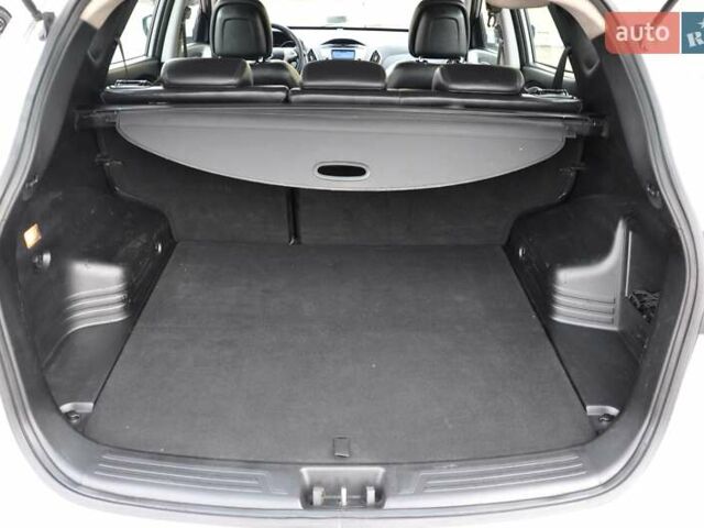 Серый Хендай их35, объемом двигателя 2 л и пробегом 267 тыс. км за 8999 $, фото 22 на Automoto.ua