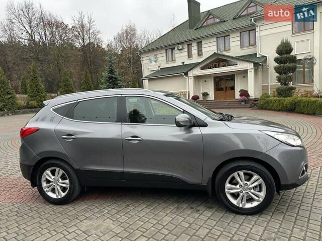 Серый Хендай их35, объемом двигателя 2 л и пробегом 107 тыс. км за 15900 $, фото 8 на Automoto.ua