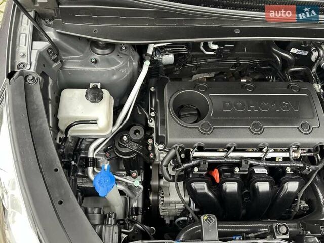 Серый Хендай их35, объемом двигателя 2 л и пробегом 107 тыс. км за 15900 $, фото 57 на Automoto.ua