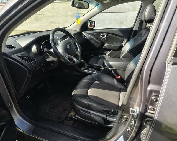 Серый Хендай их35, объемом двигателя 2 л и пробегом 187 тыс. км за 12900 $, фото 35 на Automoto.ua