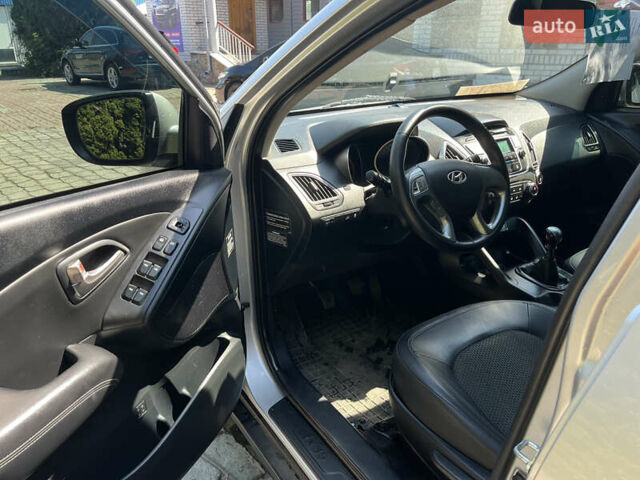 Сірий Хендай іх35, об'ємом двигуна 2 л та пробігом 307 тис. км за 11000 $, фото 10 на Automoto.ua