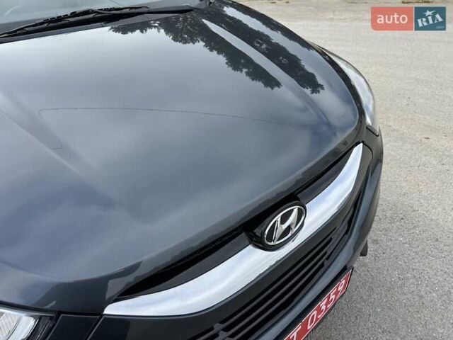 Серый Хендай их35, объемом двигателя 2 л и пробегом 200 тыс. км за 12900 $, фото 46 на Automoto.ua