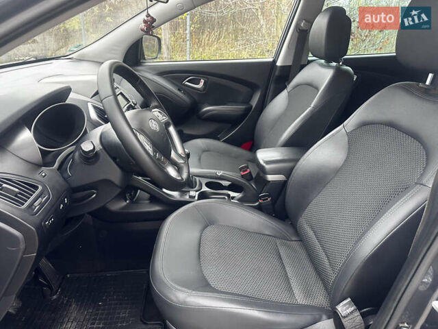 Серый Хендай их35, объемом двигателя 2 л и пробегом 170 тыс. км за 11700 $, фото 45 на Automoto.ua