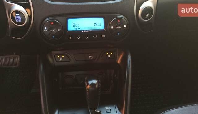 Серый Хендай их35, объемом двигателя 2 л и пробегом 248 тыс. км за 13200 $, фото 18 на Automoto.ua