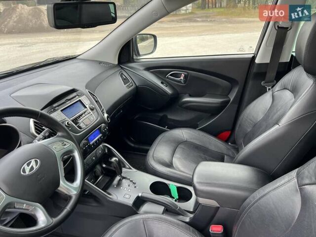 Серый Хендай их35, объемом двигателя 2 л и пробегом 200 тыс. км за 12900 $, фото 55 на Automoto.ua