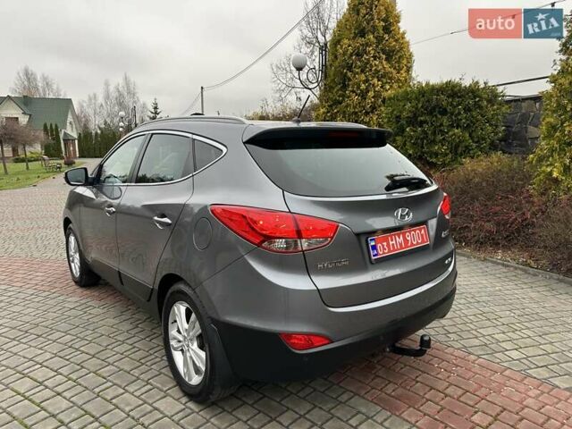 Серый Хендай их35, объемом двигателя 2 л и пробегом 107 тыс. км за 15900 $, фото 5 на Automoto.ua