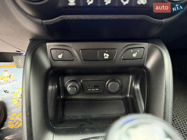 Сірий Хендай іх35, об'ємом двигуна 2 л та пробігом 132 тис. км за 11999 $, фото 37 на Automoto.ua